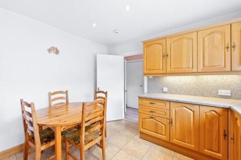 Fitted Kitchen/Breakfast Room