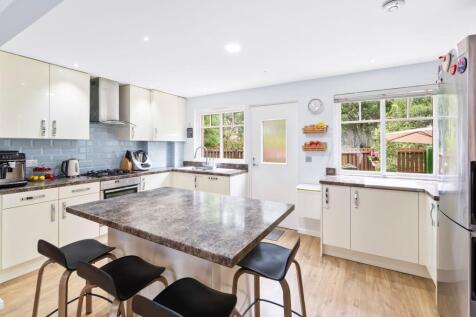 Fitted Kitchen/Dining Room