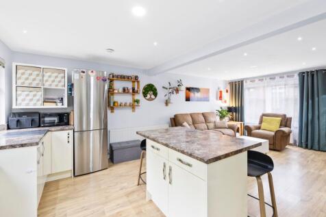 Fitted Kitchen/Dining Room