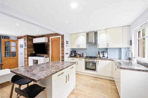 Fitted Kitchen/Dining Room