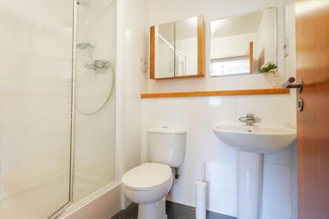 En-suite Bathroom for Primary Bedroom
