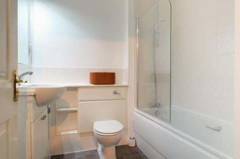 Contemporary Family Bathroom