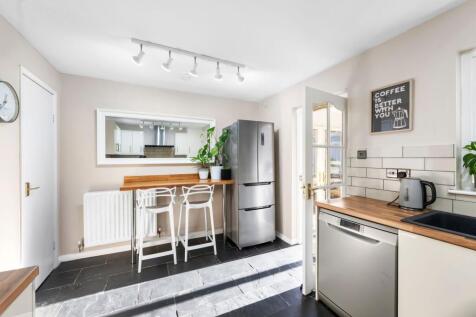 Breakfasting Kitchen