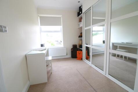 DRESSING ROOM