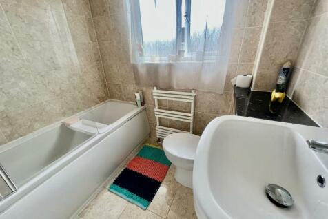 BATHROOM/WC
