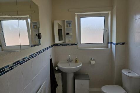 BATHROOM/WC