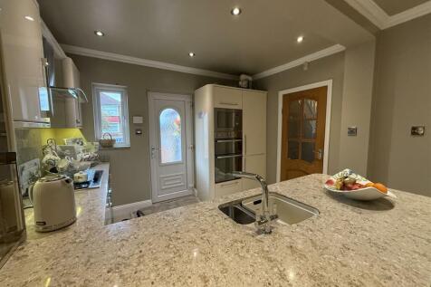 KITCHEN &amp; DINING ROOM