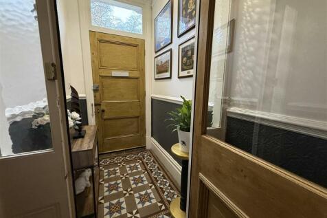 ENTRANCE VESTIBULE