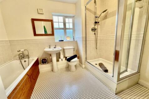EN SUITE