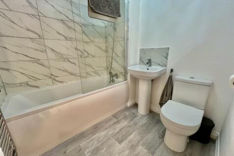 BATHROOM/WC