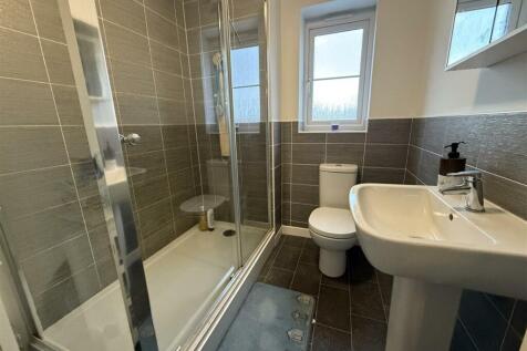SHOWER ROOM/WC