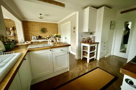 KITCHEN &amp; DINER