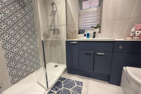 SHOWER ROOM/WC