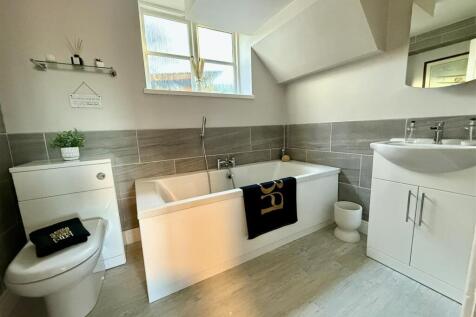 BATHROOM/WC