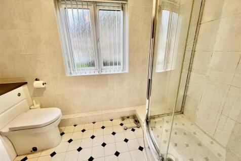 BATHROOM/WC