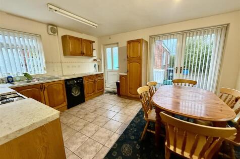 KITCHEN &amp; DINER