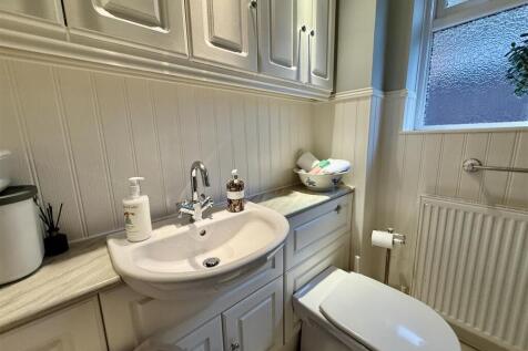 BATHROOM/WC