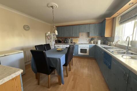 KITCHEN &amp; DINER