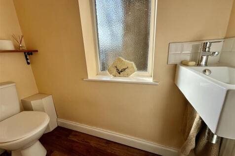 CLOAKS/WC