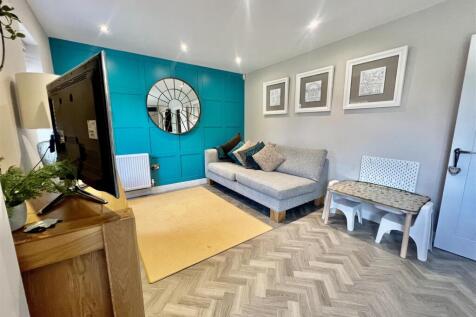 KITCHEN/DINING/FAMILY ROOM