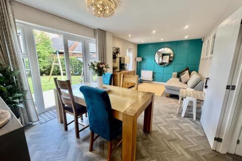 KITCHEN/DINING/FAMILY ROOM