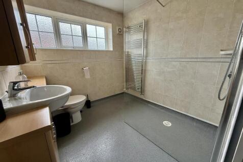 SHOWER ROOM/WC