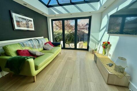 GARDEN ROOM