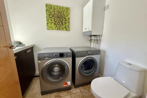 UTILITY ROOM/WC
