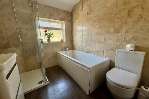 BATHROOM/WC