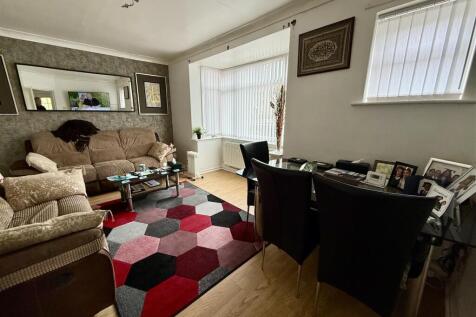 LOUNGE/DINER