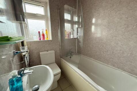 BATHROOM/WC