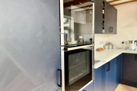 KITCHEN &amp; DINER
