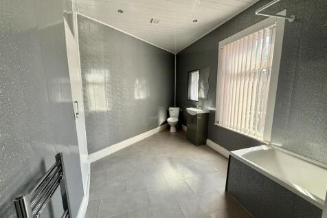 BATHROOM/WC