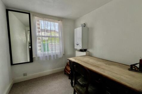 OFFICE/BED 4
