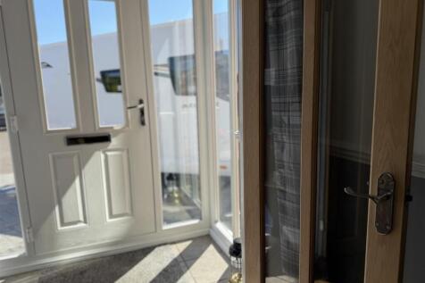 ENTRANCE PORCH
