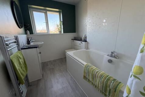 BATHROOM/WC