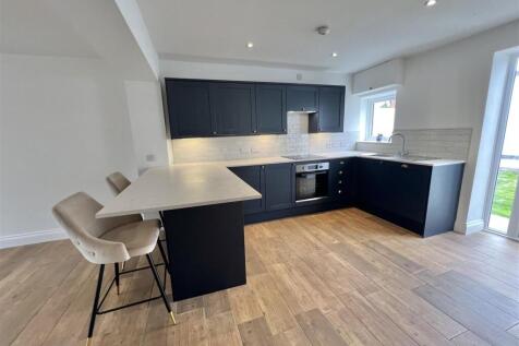 OPEN PLAN LIVING SPACE