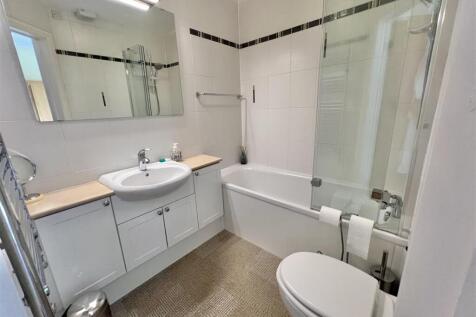 EN SUITE