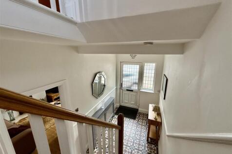 RECEPTION HALLWAY