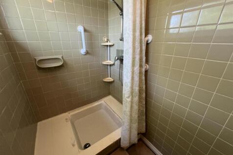 SEPERATE SHOWER