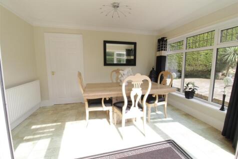 GARDEN ROOM/DINING ROOM