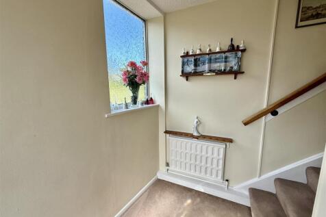 ENTRANCE VESTIBULE