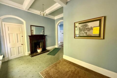 COMMUNAL HALLWAY