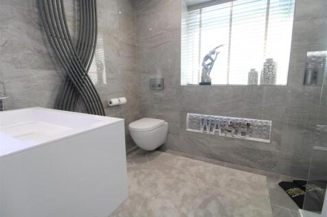 SHOWER ROOM/WC