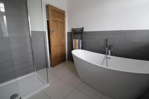 BATHROOM/WC
