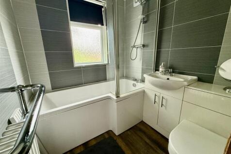 BATHROOM/WC