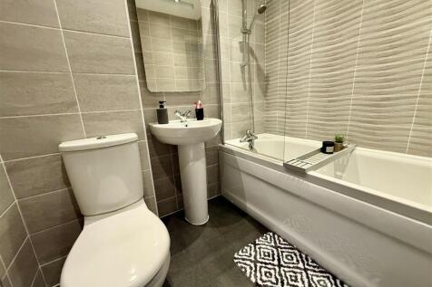 BATHROOM/WC