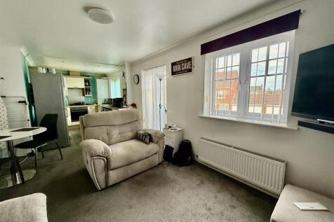 LOUNGE, DINER, KITCHEN
