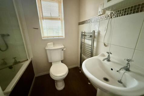 BATHROOM/WC