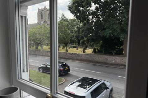 VIEW TO THE FRONT